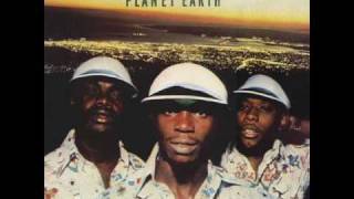 Mighty Diamonds - Strugglin