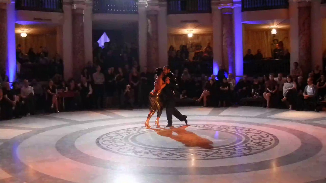 Esibizione di Juan Carlos Martinez e Nora Cecilia Witanowsky al Naples International Tango Festival