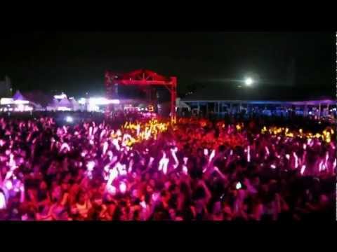 DJ Mikey Opening for Swedish House Mafia - Dropping R3Hab track