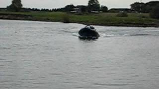 preview picture of video 'Politieboot op de IJssel 2'