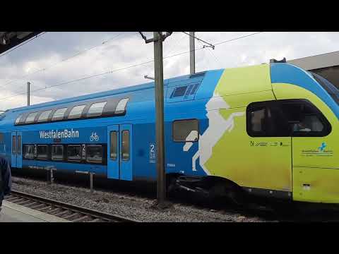 Zug Abfahrt in Bielefeld Hauptbahnhof