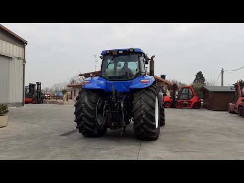 NEW HOLLAND T8040 Farm tractor