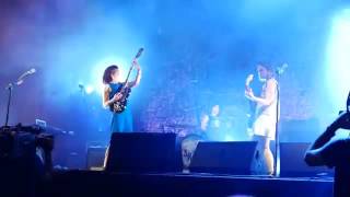Sleater-Kinney- &quot;Ironclad&quot; Carrie Brownstein falls @ Pitchfork Music Festival