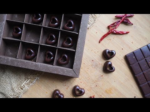 Cioccolatini crudisti al peperoncino - come fare cioccolatini vegani e crudisti al peperoncino