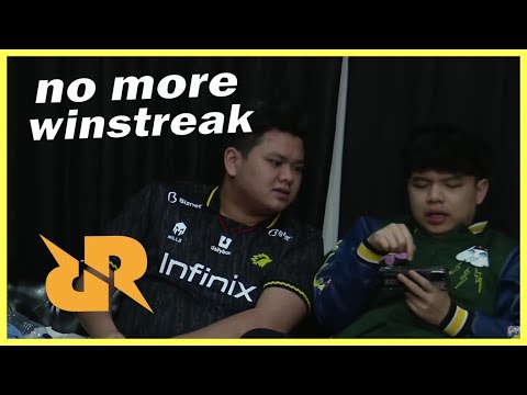 Albert & Coach Acil discussing ONIC's mistake after RRQ's impossible win