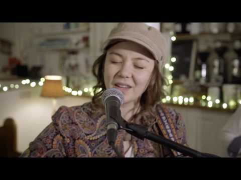 download lagu mp3 mp4 Annie Sumi, download lagu Annie Sumi gratis, unduh video klip Annie Sumi