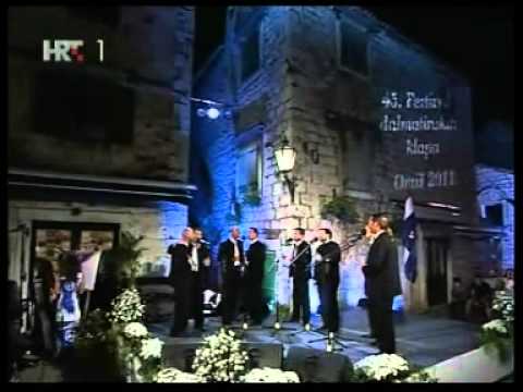 U vrtu malom tri su cvita cvala - Klapa Braciera - FDK 2011 - Superfinale