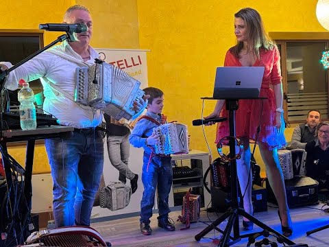 AL DANCING ARCOBALENO  CON GLI ORGANETTI DI IVANO CARRATELLI  E DIEGO ALTOBELLI