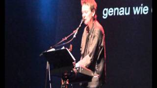 Laurie Anderson performing Transitory Life