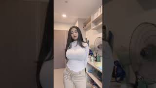 漫画の様な完璧スタイル [巨乳TikTok]