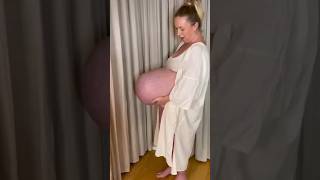 Download lagu 세쌍둥이 임신한 엄마의 배 mp3