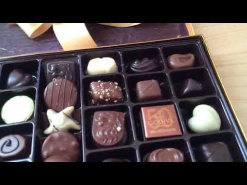 Godiva Gold Box 36 Belgium Chocolates Unboxing 3-19-15