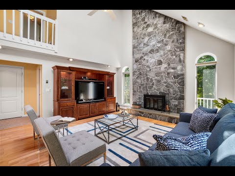 82 Palisades Circle, Stoughton MA 02072
