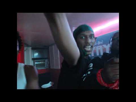 Gloxko Shotz   Lurkin 4 Me