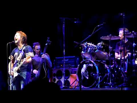 Jersey Girl - Pearl Jam at TD Garden May 17, 2010