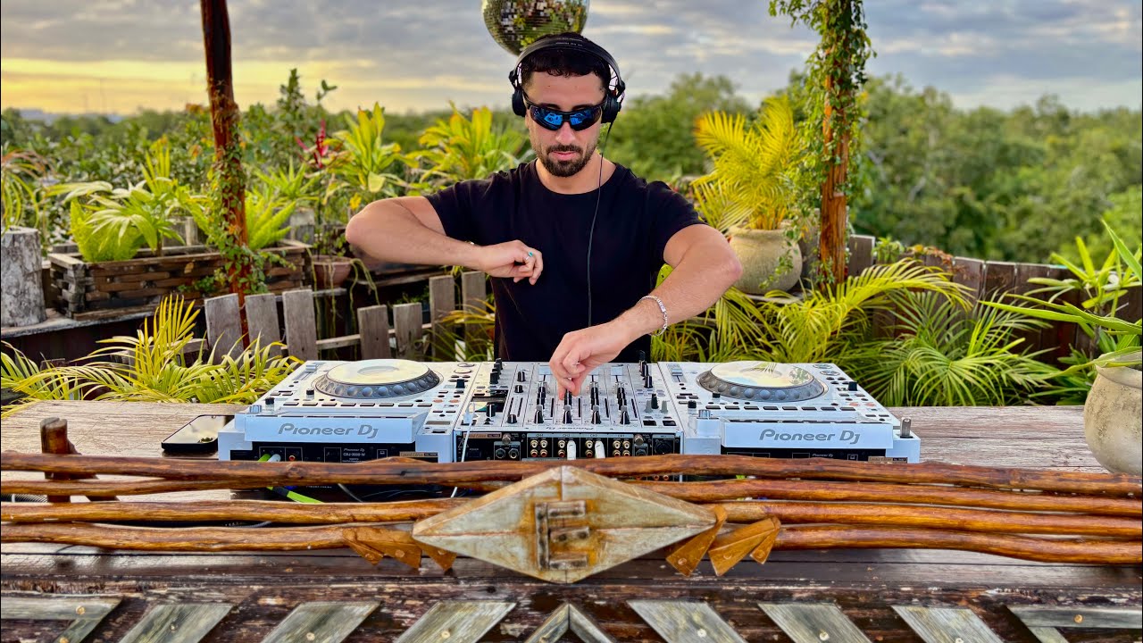 VOIAGER | Techno Peak Time Sunset Mix 2026 | By @EPHIMERATulum