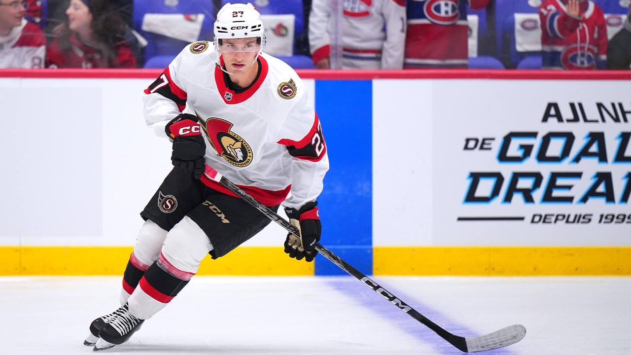 Eklund kicks off Hockeyville with goal in 1st shift with Sens!