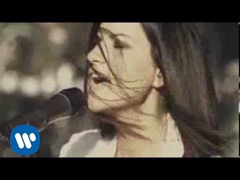 Laura Pausini - Menos mal (Official Video)