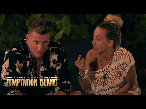 Jacky completely loses it because of Calvin: "F*** you!" | Temptation Island - Episode 7