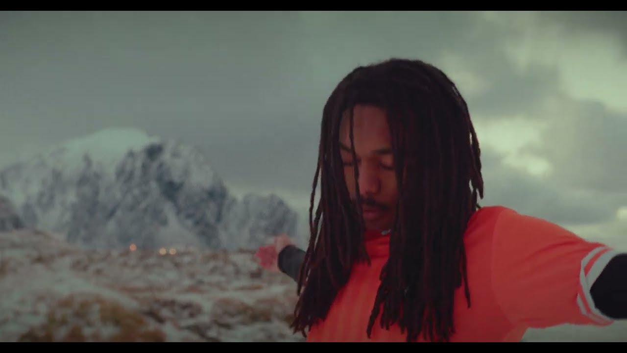 MOLLY DOLLY (OFFICIAL MUSIC VIDEO)