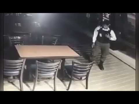 Vigilante habla con el fantasma de una niña que le pide ayuda.