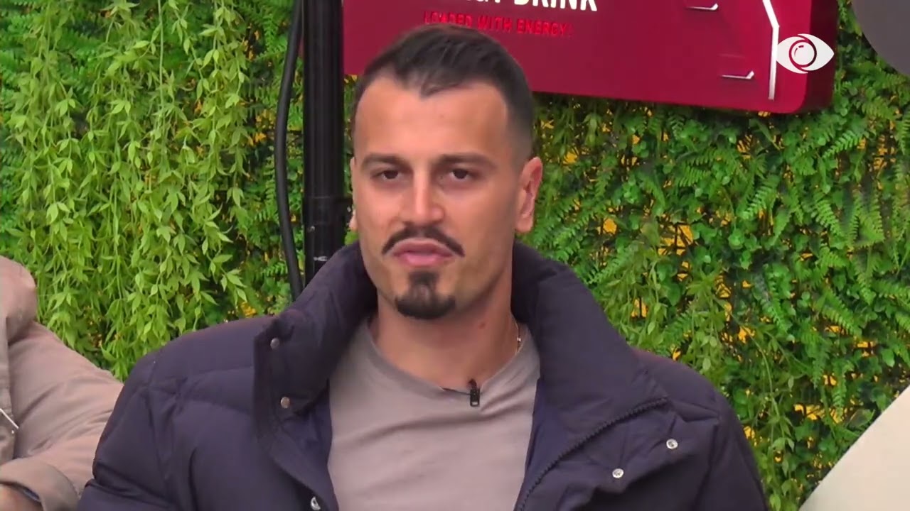 Je vetëm për reklamë…/ Artani i drejtohet Brikenës duke e imituar