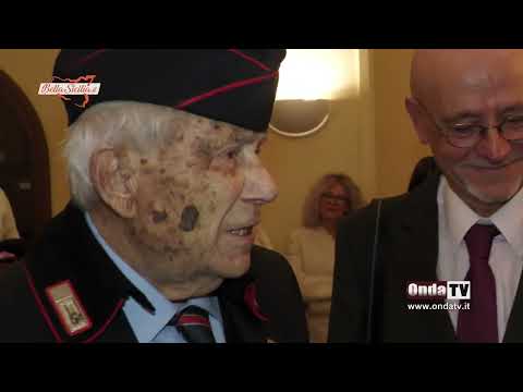 Ritornano in caserma a Palermo per festeggiare 100 anni, a fine video gli occhi lucidi di emozione