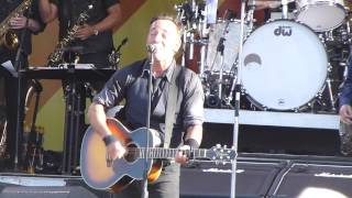 Bruce Springsteen singing "Shackled and Drawn" at 2014 New Orleans Jazz & Heritage Festival
