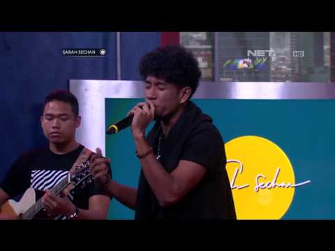 Teddy Adhitya - In Your Wonderland ( Live at Sarah Sechan )