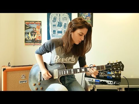 Laura Cox - Fingerpicking on Orange Rocker 32 & Rocker 15
