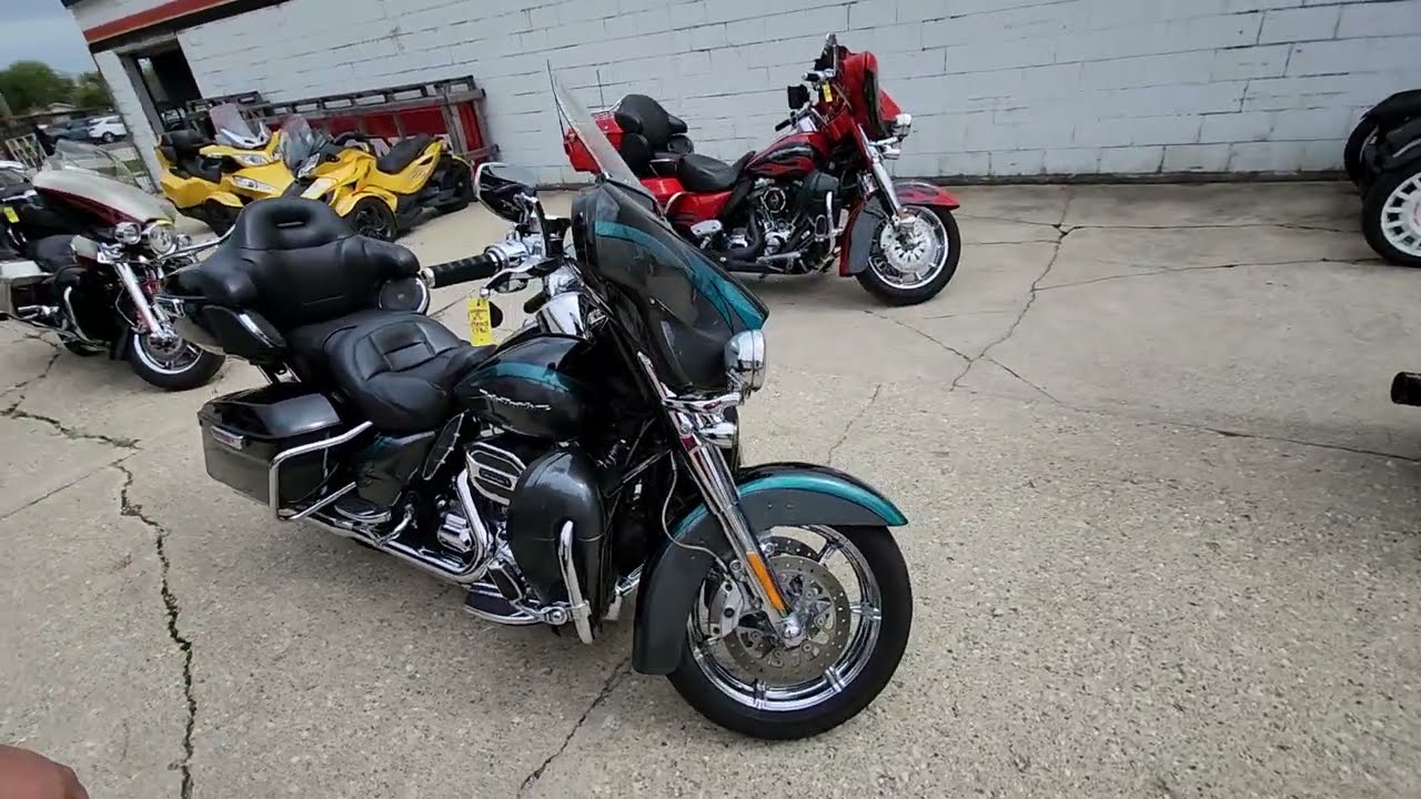 2015 Harley-Davidson® CVO™ Limited Motorcycle