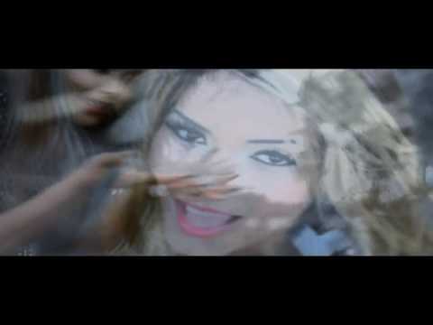Karollina - Me Beija (Videoclipe Oficial)