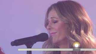 Watch Rita Wilson sing ‘Bigger Picture’ live