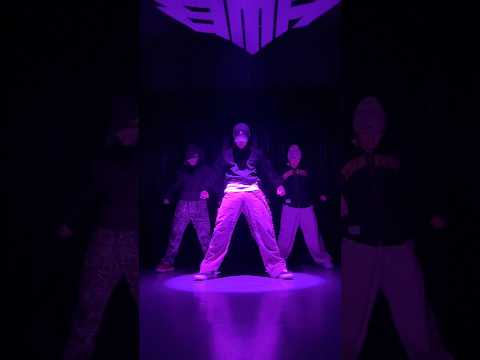 Back it Back it Back it up #LAY #레이 #EXO #BackItUp #REVERXE