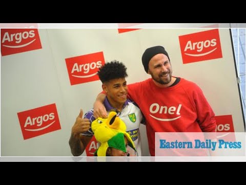 ‘Onel Hernández to your collection point please’ - footballer meets excited fans at Norwich Argos...