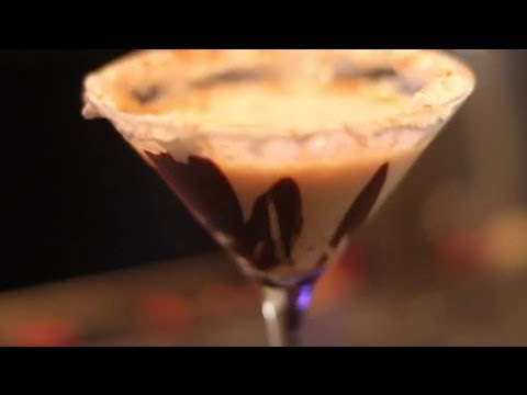 How to Make a Cask & Cream Vanilla Martini : Gourmet Cocktails & Dessert Martinis