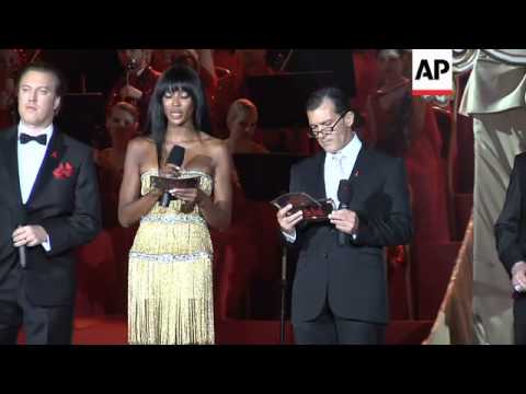 GLITTER AND BARE SKIN AT VIENNA CITY HALL