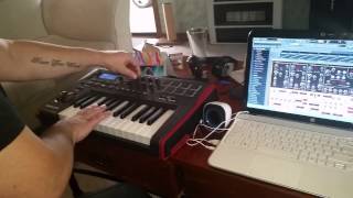 Video thumbnail for Novation Impulse 25 Demo by Robot 303