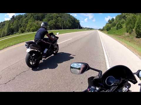 suzuki GSX-R1000 VS yamaha r1