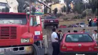preview picture of video 'Accidente en el estacionamiento de C.U. Toluca (UAEMex)'