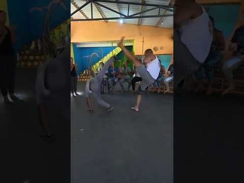 Mestre Macaquinho e Contramestre Kabeção jogando bonito 🔥🚀 #capoeira #bahia #brasil #culturabaiana