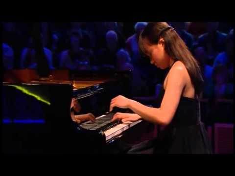 Ning Hui See plays Schoenberg on 2014 BBC Young Musician of the Year (Keyboard Final)