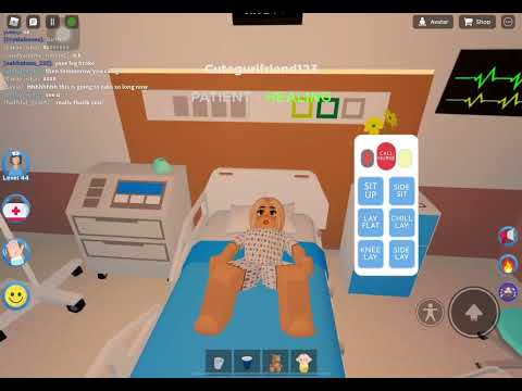 Playing maple hospital roblox being pregnant 🤰🤱