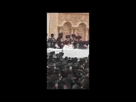 Neilas Hachag Simchas Torah 5782 In Viznitz Attended By R' Chaim Kanievski