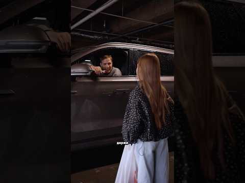 Школьница встретила маньяка на парковке