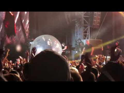 JAIN dans une bulle au Cabaret vert 2017