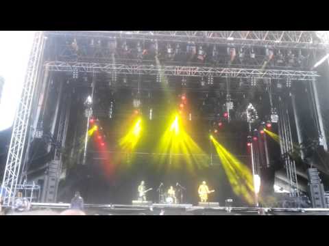 Chiki Liki Tu-a - Monte Carlo (Dobrý festival 2015)