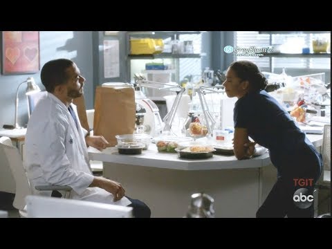 Grey's Anatomy 15x06 Jackson Brings Maggie Some Food