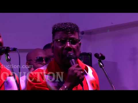 Te Quiero Te Quiero - Kenneth Hooi