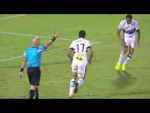 Gol na raça pelo São Paulo em 29/03/2017